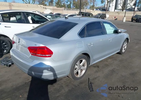 2013 Volkswagen Passat 2.5L Se z USA, uszkodzony, nr VIN 1VWBP7A3XDC107564